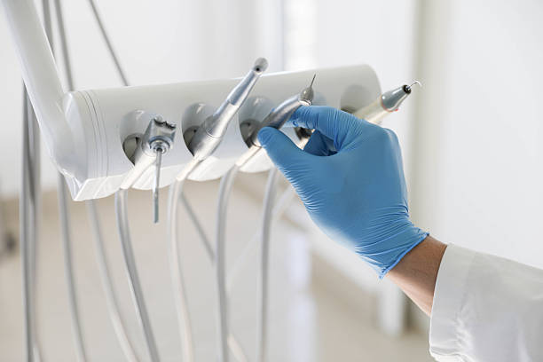 Professional Emergency Dentist technician working in Bloomington, TX